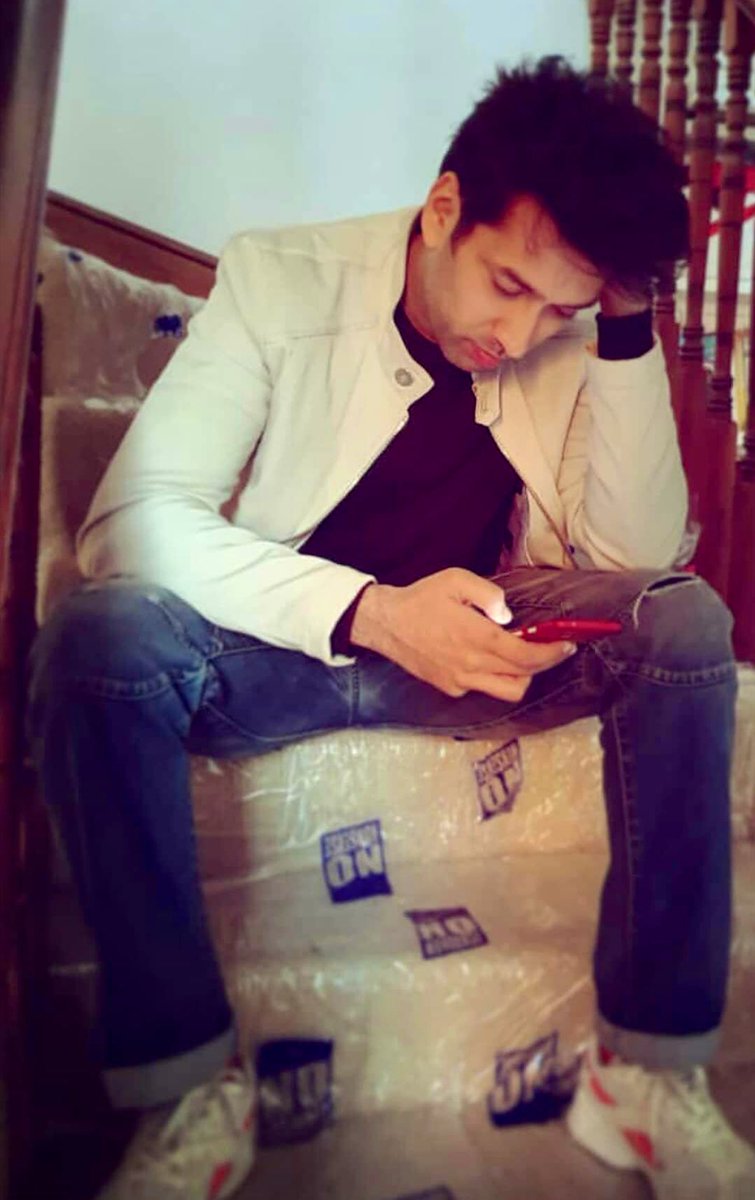 RukaiyaAShaikh's tweet photo. @NakuulTribe @NakuulMehta This is my routine nowadays 😂 https://t.co/kOLXNte7El