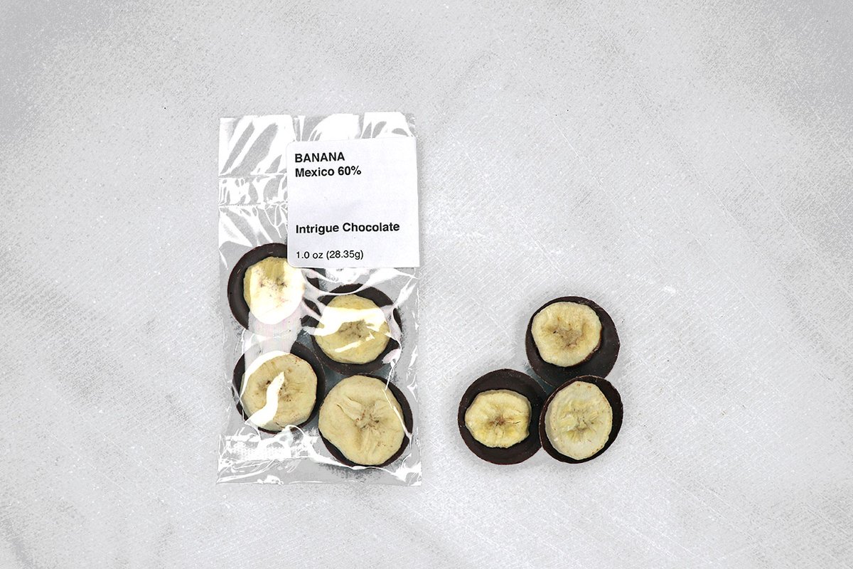 IntrigueChocola's tweet photo. Bananas + Mexican origin chocolate, 60%!
We also dipped oranges in the last of the lemon-forward Tanzania 60% origin. So yum. Buy online: https://t.co/VSzRHRC3hq
#mexicanchocolate #tanzanianchocolate #craftchocolate #fruitandchocolate #pioneersquareseattle #seattlechocolate https://t.co/B5TVpeKYP5