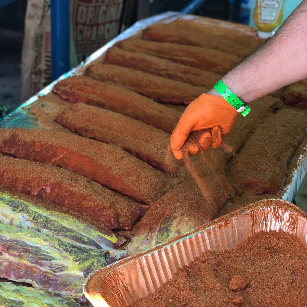 chargriller's tweet photo. Now THAT is the type of rib prep we like to see. #WCBCC19 throwback making us crave a mountain of smoked ribs.
-----------
#chargriller #grilled #smoked #smoking #ribs #BBQ #barbecue #memphis #MemphisinMay #cooking #outdoorcooking #grilllovers #bbqlovers https://t.co/7Z3hHIR8LH