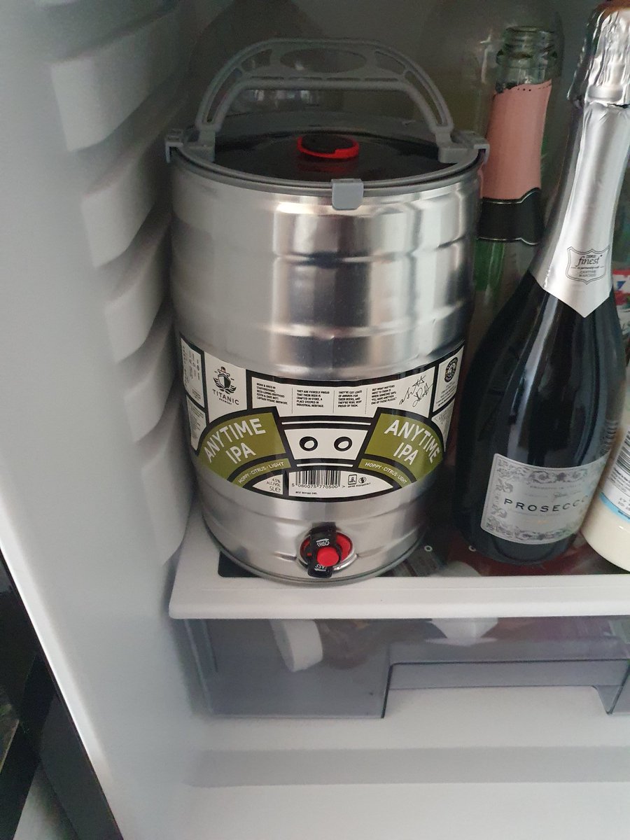 lloyd_17's tweet photo. Thanks to @DanielMinchin for the delivery of @Titanic_Brewers cask ale ready for the weekend! #anytimeipa #camra https://t.co/ylE8rX0Qg4