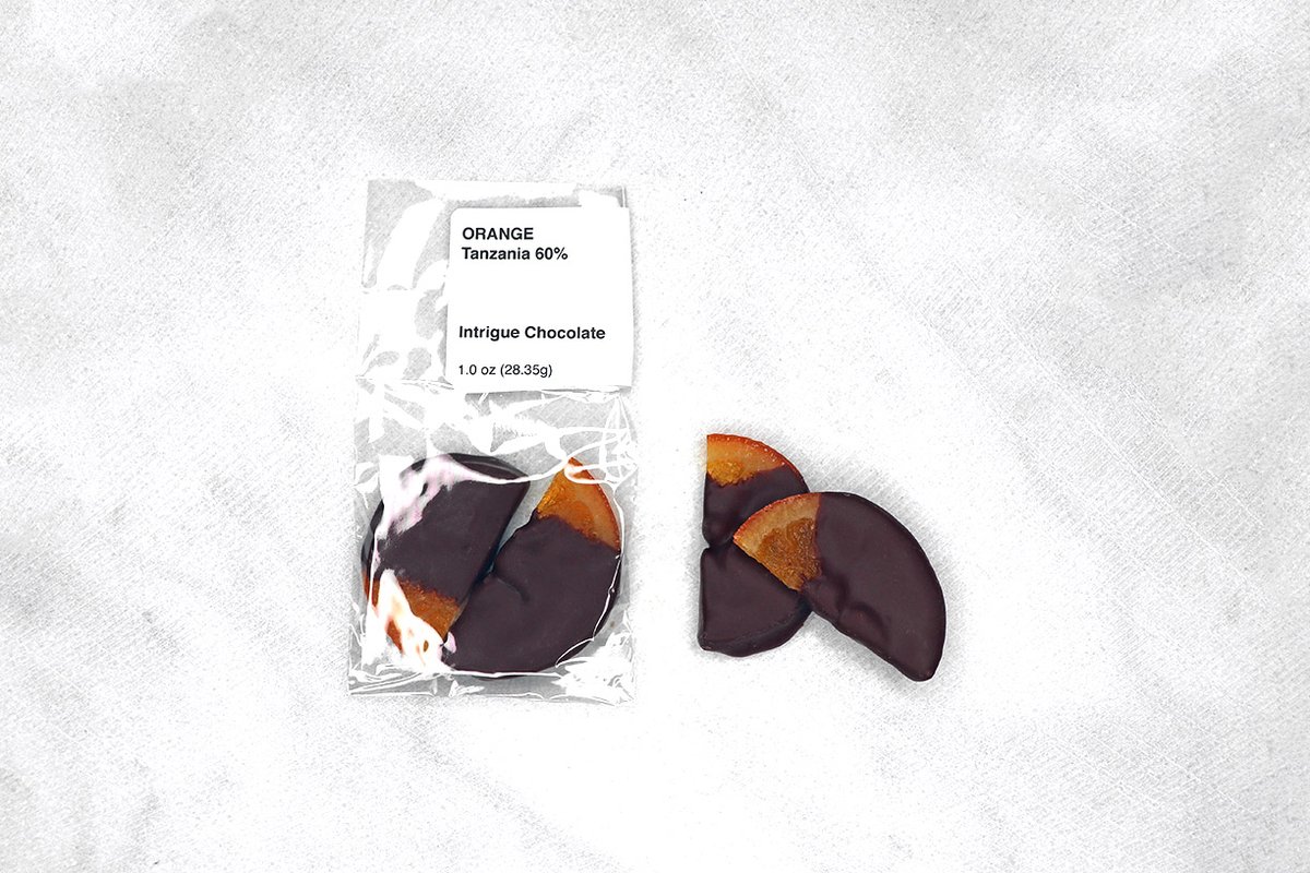 IntrigueChocola's tweet photo. Bananas + Mexican origin chocolate, 60%!
We also dipped oranges in the last of the lemon-forward Tanzania 60% origin. So yum. Buy online: https://t.co/VSzRHRC3hq
#mexicanchocolate #tanzanianchocolate #craftchocolate #fruitandchocolate #pioneersquareseattle #seattlechocolate https://t.co/B5TVpeKYP5
