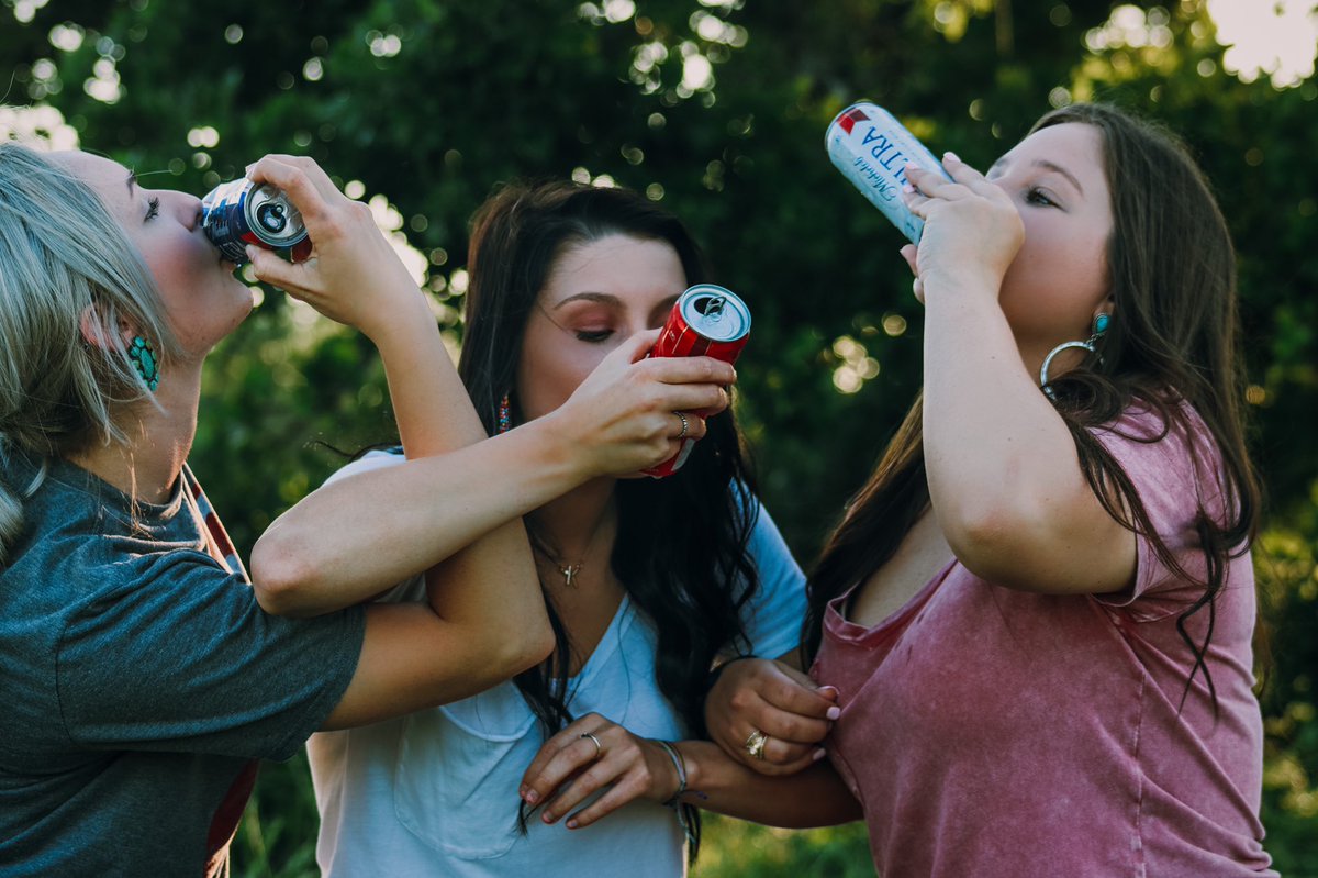 SamWatsonPhoto's tweet photo. Let the BFF minis begin! 
BEER and TACOS... because that’s how Texas girls have fun 🖤🍻🌮

|| Bffs EST. 2005 ||

$60
*half due at booking to hold your spot*
30 minute session

-each person after 2 will be an extra $10

📍Cross Roads, Tx 

June 6th &amp; 7th
@MichelobULTRA https://t.co/YFUZYsrTYU