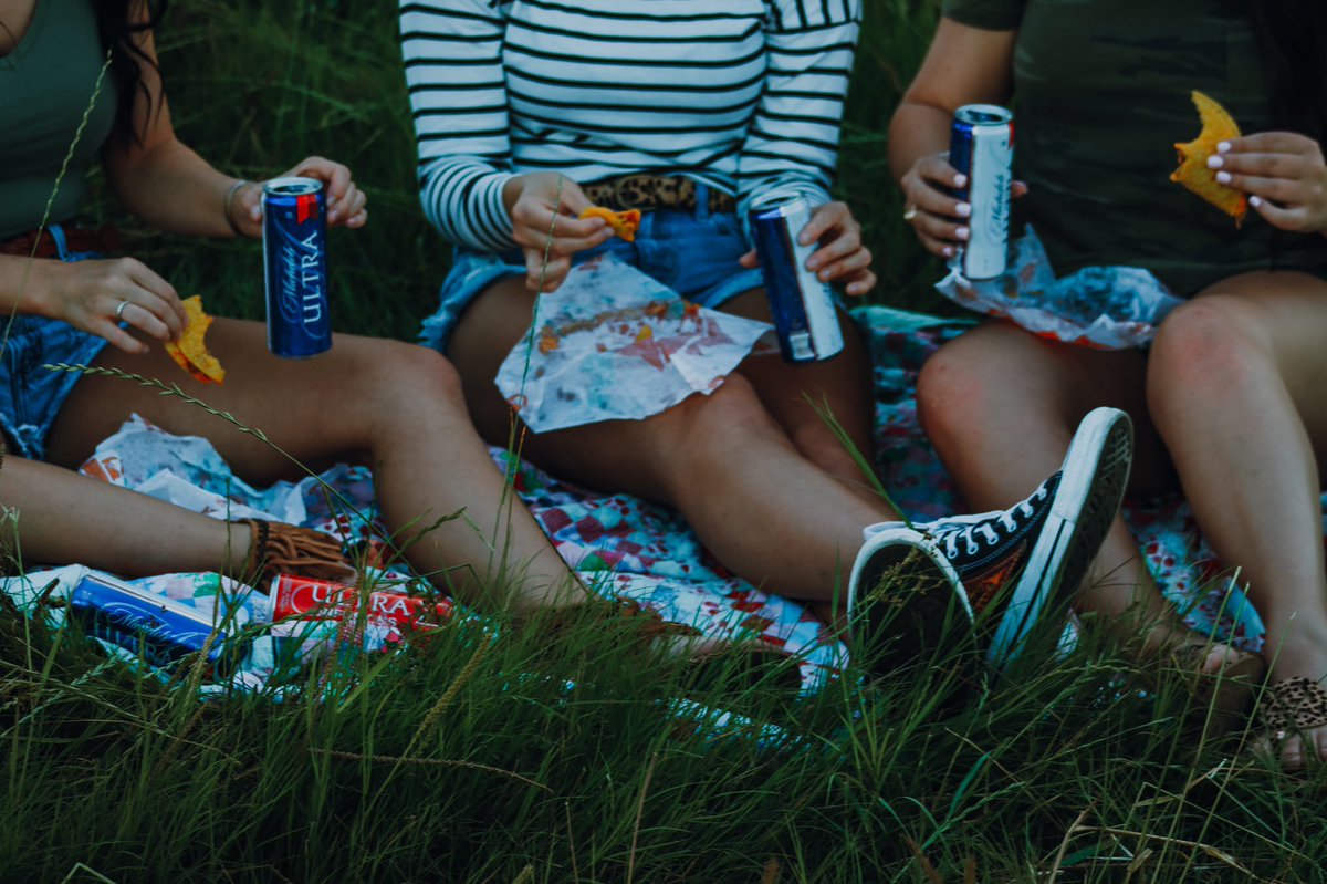 SamWatsonPhoto's tweet photo. Let the BFF minis begin! 
BEER and TACOS... because that’s how Texas girls have fun 🖤🍻🌮

|| Bffs EST. 2005 ||

$60
*half due at booking to hold your spot*
30 minute session

-each person after 2 will be an extra $10

📍Cross Roads, Tx 

June 6th &amp; 7th
@MichelobULTRA https://t.co/YFUZYsrTYU
