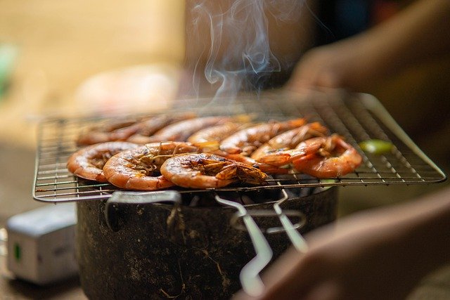 AldenFishmarket's tweet photo. Don't forget, if you're preparing for a #fridayfishsupper, or a #Weekend #BBQ, we not only have as always a fab selection of fresh produce, but also our #smokedproduce! yum yum. #fishmonger #oxfordseafood #britishseafood https://t.co/kWz8jHXtle