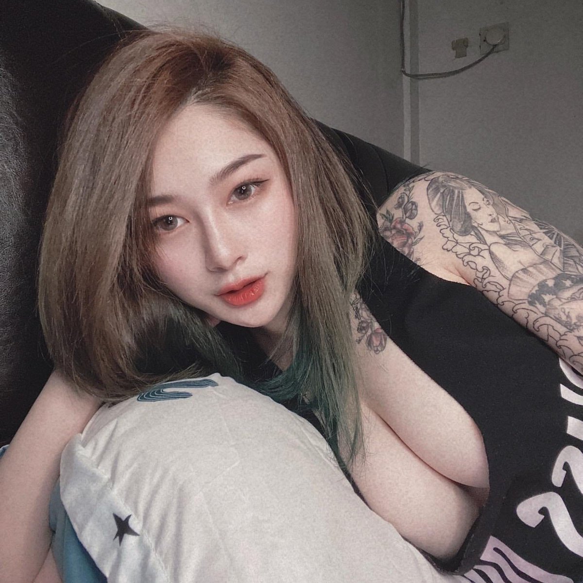 imurbitch_'s tweet photo. https://t.co/eyhGglJSya