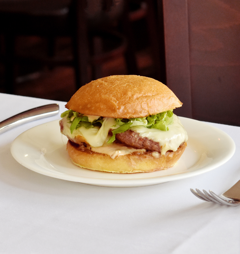 Grotto37's tweet image. BURGER SPECIAL! Double griddled patty with bacon ground into the meat, topped with cheese, lettuce and special sauce. And it comes with Marliave's famous baked beans. 

Order delivery online grottorestaurant.com or call us for curbside pickup 617-227-3434

#bostonfood