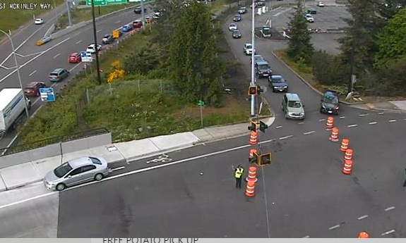 wsdot_tacoma's tweet photo. Backups on southbound I-5 in Tacoma as people head to Tacoma Dome as Washington farmers donate potatoes. https://t.co/FNiDHwnkxZ