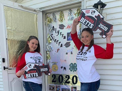 Ulschools1's tweet photo. Congratulations to Alyssa and Sierra Betts! #ClassOf2020 https://t.co/N6yn7FrlRT