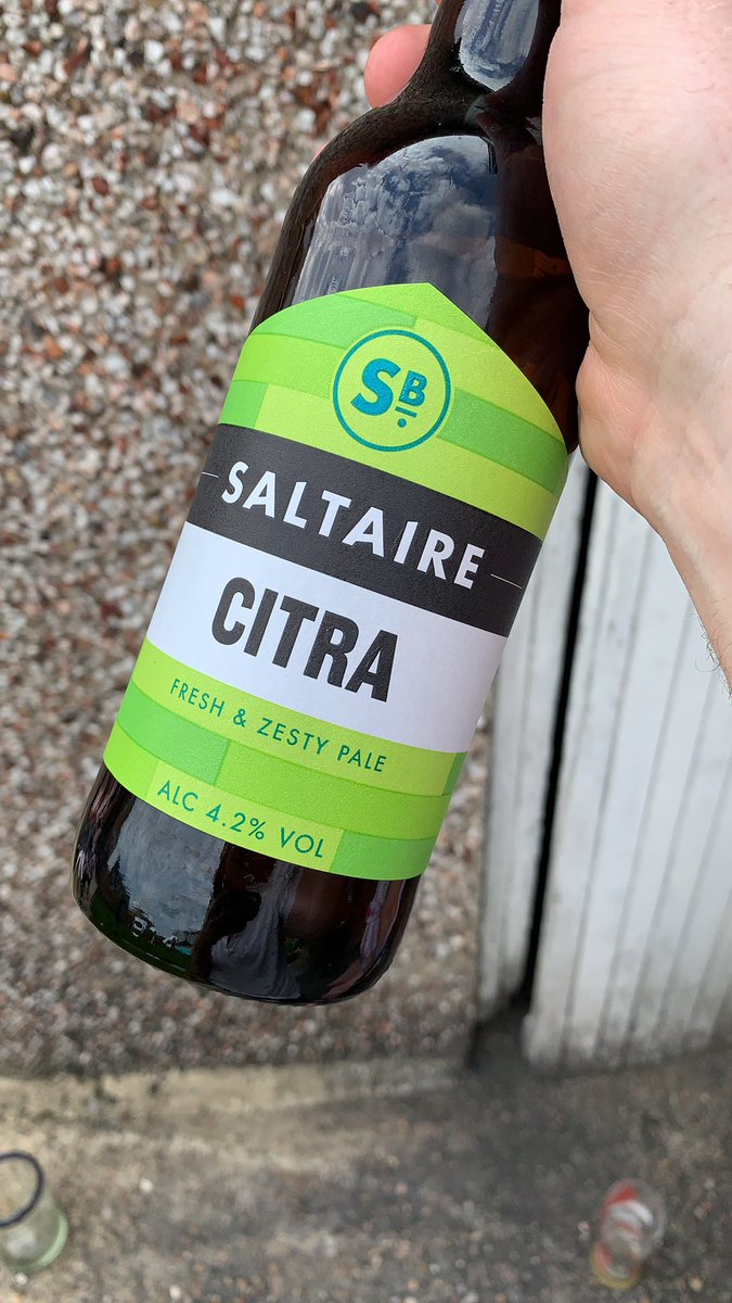 Another gloriously sunny evening. Enjoying a cracking bottle of #Citra from <a href="/saltairebrewery/">Saltaire Brewery</a> !
This #IPA has just the right fruitiness for sunny weather, with a nice hoppy flavour that enhances the tropical and citrus taste !
#ale #beer #craftbeer #localbrewery #supportlocal