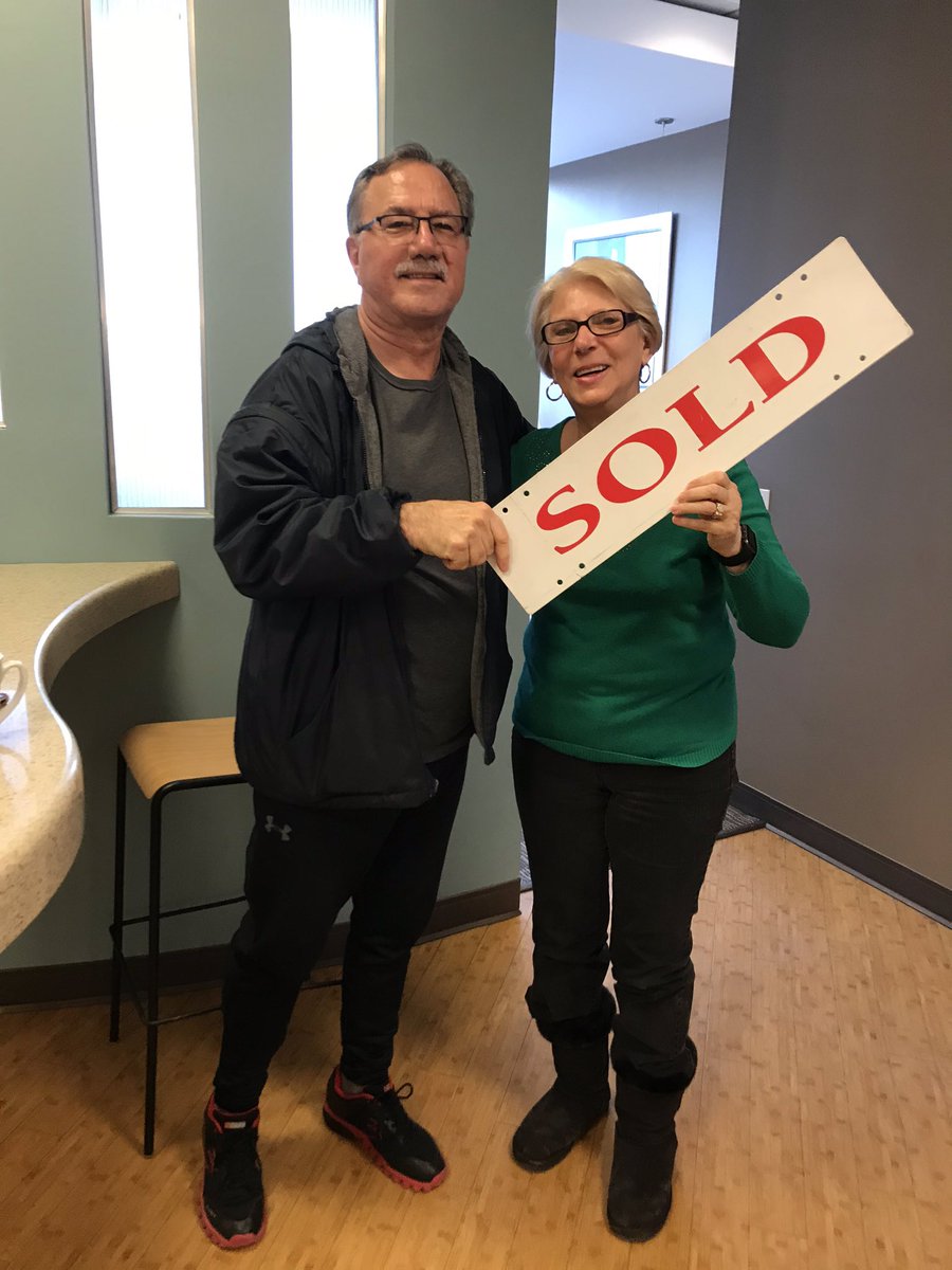 nancybgmailcom1's tweet photo. Great clients! Thank you Marty & Carolyn for trusting me! Not once, but twice. (And all those rentals too) All things work out in time. #MariposaHomes #HomeSmartRealty #Illinois #Grateful #Realtor #FirstHome #ILoveMyWork #Sold #InvestmentProperties https://t.co/ZS0TZxoQy7