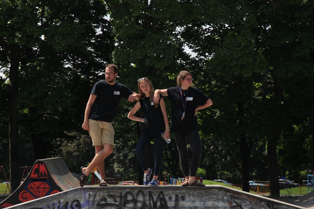 juneprojectLS6's tweet image. Got some fresh faces here!! ( @theosheridan maybe not you so much 😉 - joking we love you theo❤️) With poses like that they definitely owned the skate park that day!
#ThrowbackThursday #jp2020 #ls6 #jpfam