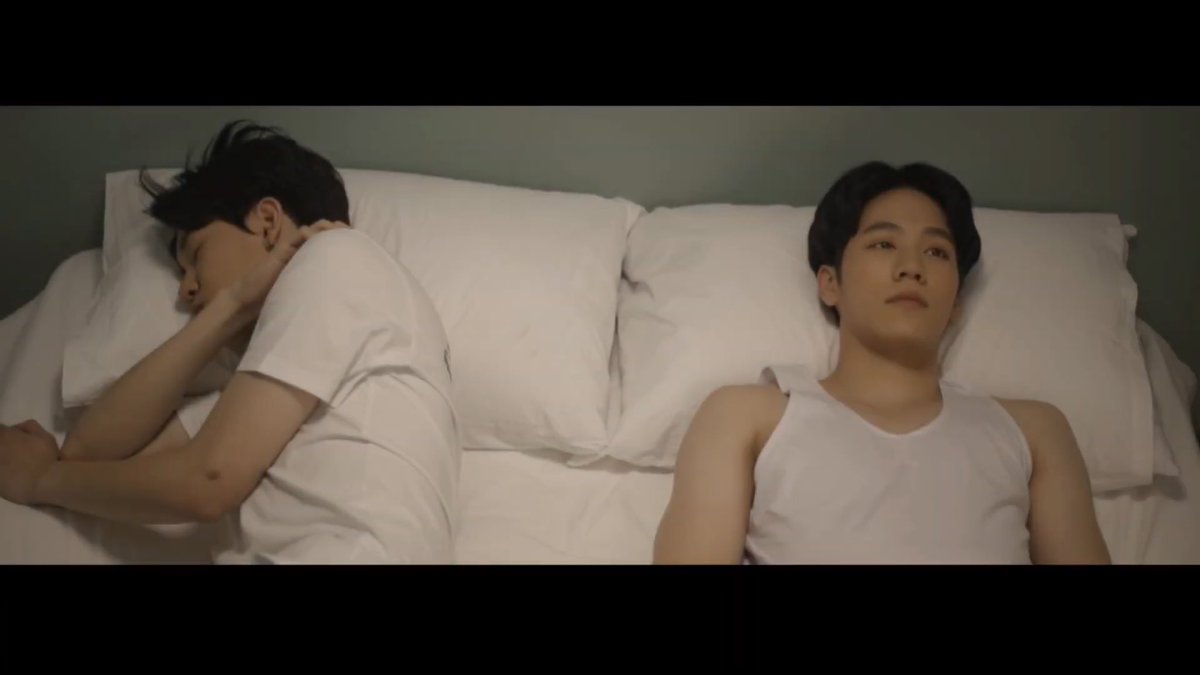 bbbbbbbbz1's tweet photo. อยากดูซีรี่ย์แบบเต็มๆมากกกแม่ 🙏🏻😂 #กลรักรุ่นพี่ #ENofLoveรักวุ่นๆของหนุ่มวิศวะ https://t.co/VCiKlKYOxV