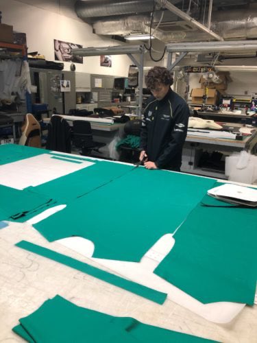 SimonCarGuy's tweet photo. Colleagues at #AstonMartin working hard to produce &amp; deliver scrubs, intubators, face shields and as of this month, surgical gowns.  Great job by @bchoda and so many others involved in this effort to support our #NHSheroes.  Thank you 💙🌈 #makeitblue https://t.co/lw7bZrWWt8