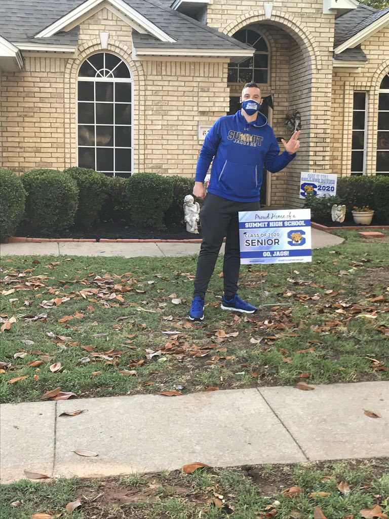 Yesterday, Coach Prichett and Coach Purvis had the pleasure of joining other Summit coaches and staff members in delivering our seniors yard signs. 

A small token of our appreciation for leaving Summit HS better than you found it. 
We appreciate you!

#WeAreMISD 🎓
#JagNation 🐆