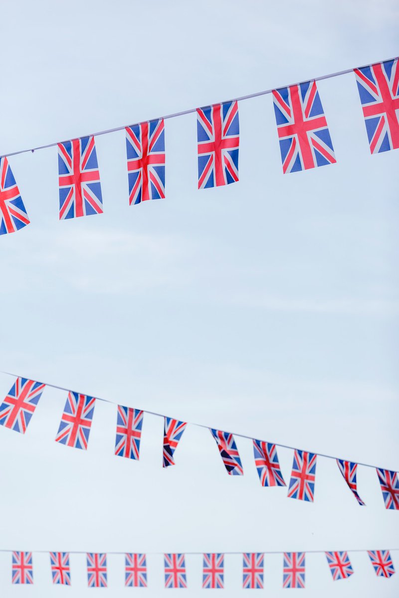 O2CentreNW3's tweet photo. Hello, tomorrow’s bank holiday opening hours are: Sainsbury’s, 8am-8pm and Homebase, 9am-6pm. Enjoy the long weekend and keep safe. https://t.co/X38g4Ey3ZD