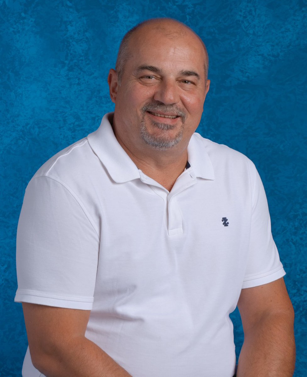 RonaldRodriguez's tweet photo. Congratulations to Wes Kosciesza from ICT for receiving the 2019-2020 Distinguished Catholic Award via a live streaming on May 5, 2020. Stay #SafeAndHealthy #DCDCBExcellence #DCDSBTechnology https://t.co/bSm5ixvpR5