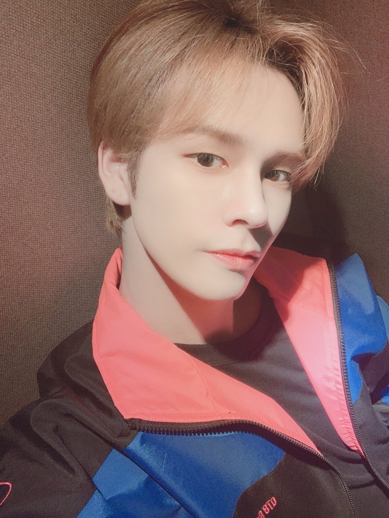 CRAVITY_twt's tweet photo. 오늘은 트위터로 셂나잇~~~😴
여러분이 보고싶은 밤ㅜ우리 빨리 만나요❤️
같이 기다리기.
잘자요 오늘도 저랑 이쁜꿈꿔요❤️
#크래비티 #세림 #셂나잇 #잘자요 https://t.co/fdJOdcog6h