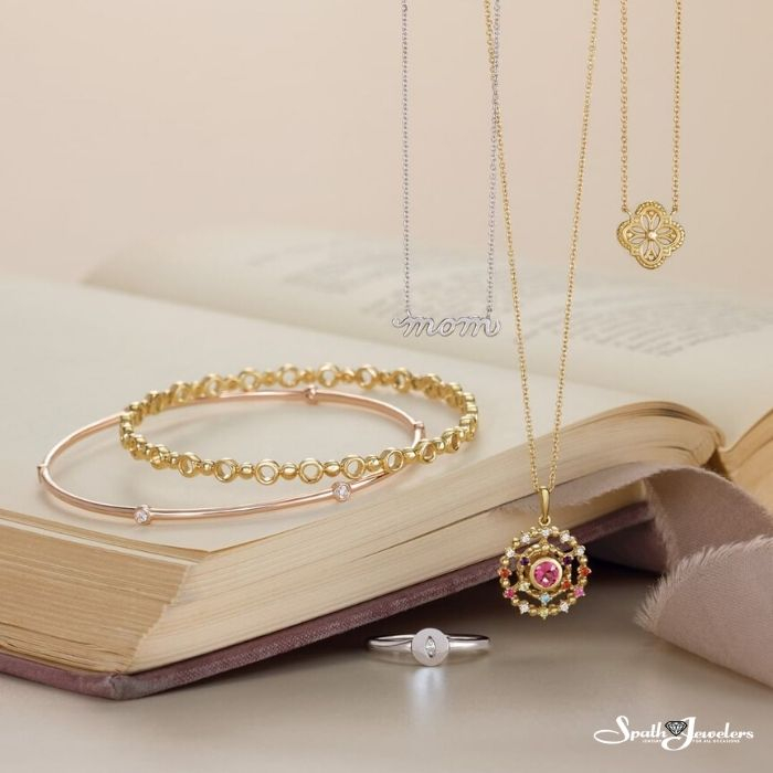 SpathJewelers's tweet photo. Visit our store today to shop the perfect Mother’s Day gifts for your loving mom!
#Stuller #MothersDay #MothersDay2020 #MothersDayGift #GiftForMom #SpathJewelers #Bartow #Valrico https://t.co/9KfX8YZnTG
