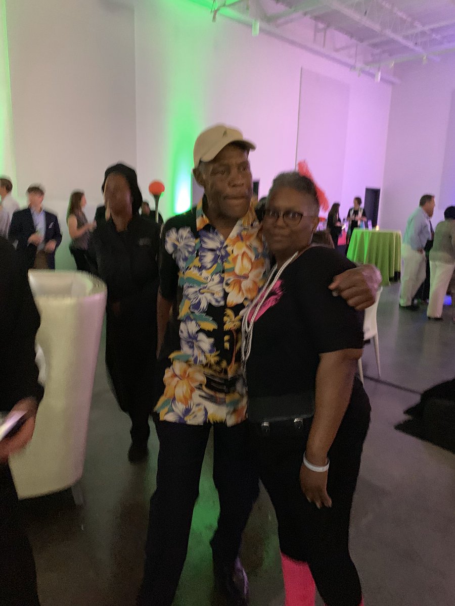 porter5beegt's tweet photo. #TBThursday The 80s auction was fun!!! @MsEkpere @mbpcaps @CarlaAn67767280 @MsSmall2016 @jbland100 @MsEkpere @SuLambCoach @MsSmall2016 @jbland100 @Ms_Stansbury https://t.co/oLzckbPO2U