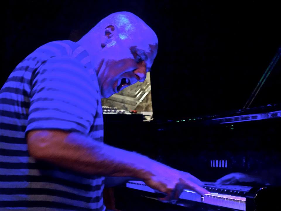 Last Saturday we did a live stream concert from the Greve Studio in Berlin. Thanks to all those that tuned in to watch. The Guys at the studio have now done some edits to the video and up-loaded it to YouTube. So if you missed it you can now see it here. youtu.be/RY6LwnTzo-I