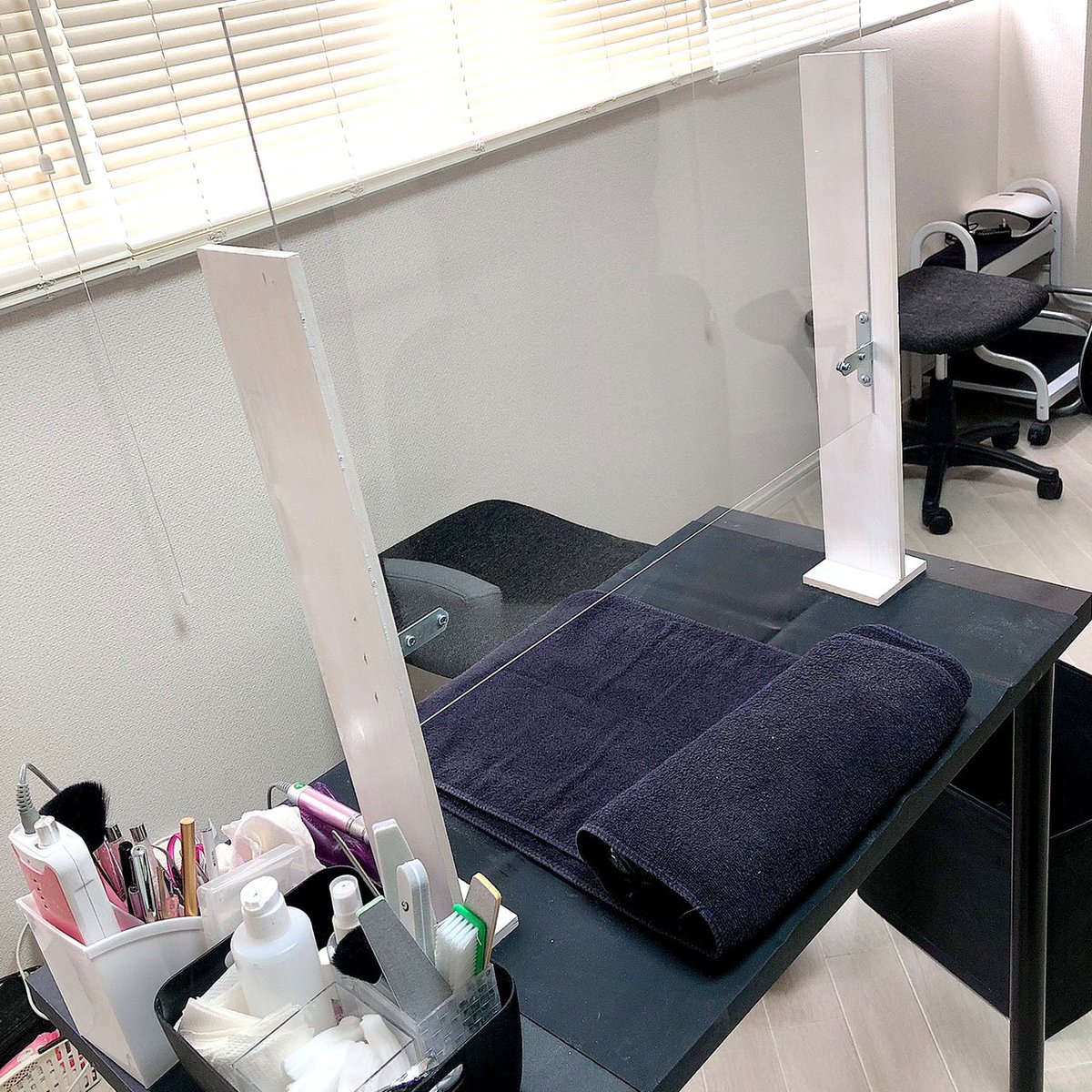 BriloNail's tweet photo. スニーズガード設置しました✨
本日から営業再開しております‼️
お客様お一人ずつ個室へのご案内、常時換気、ご来店時の消毒のご協力などコロナ対策を強化しながら営業しております。
早くコロナが終息しますように。。
#brilo #ネイルサロン #スニーズガード #江戸川区 https://t.co/EaaGtCtXGn