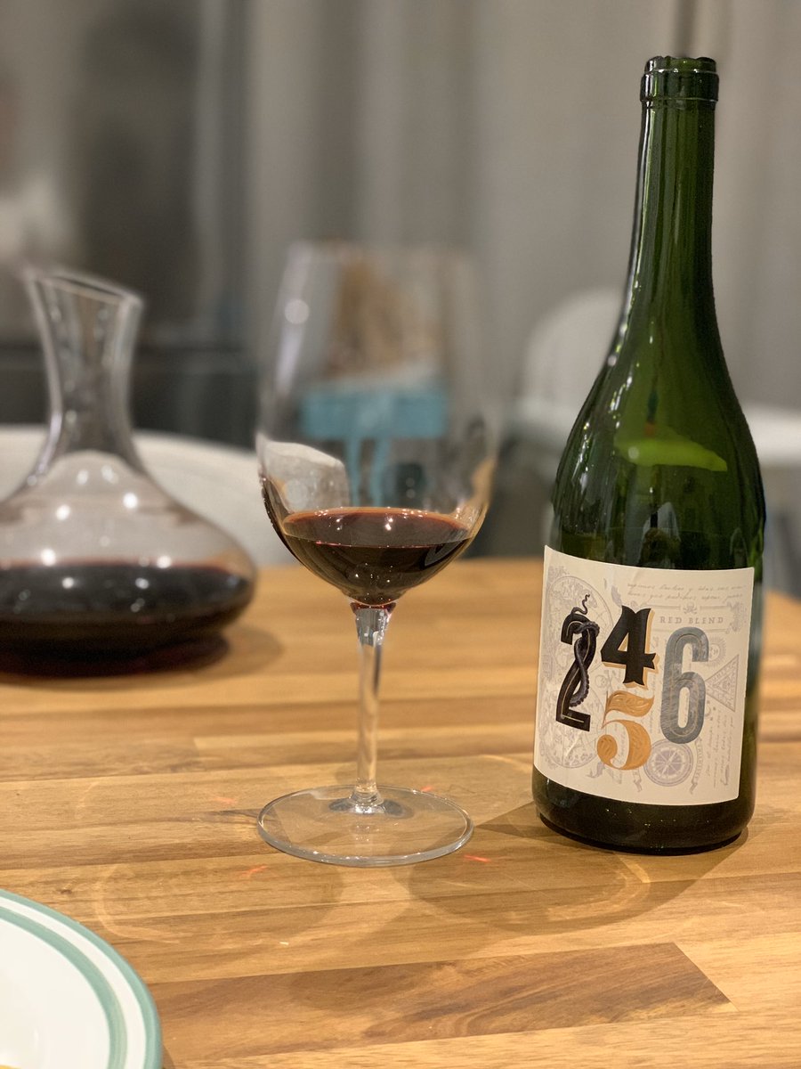 manuchocarizza's tweet photo. Hi @brianmoore666 @timatkin you guys NEED to try this.... 😉 #fromrugbytobottle #2456wines #friendsproject https://t.co/JT7gDh9EMa