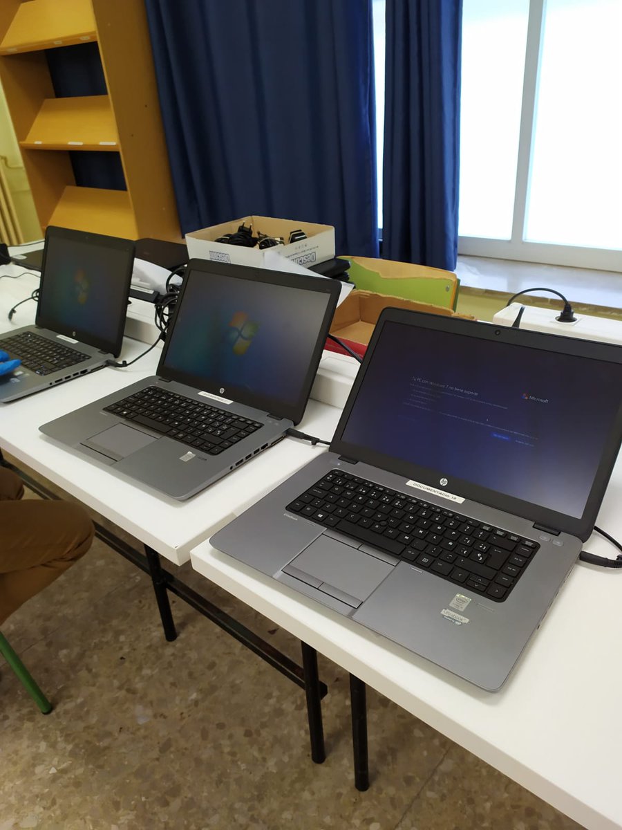 ICallipolis's tweet photo. L'@icallipolis , a instància d'@educaciocat, ha preparat i posat a l'abast del seu alumnat una cinquantena d'equips informàtics per tal que puguin finalitzar els seus estudis des de casa.
#CallipolisFP #somFP #nobretxadigital #curs1920 #covid19 https://t.co/Z5ZzYJJVwU