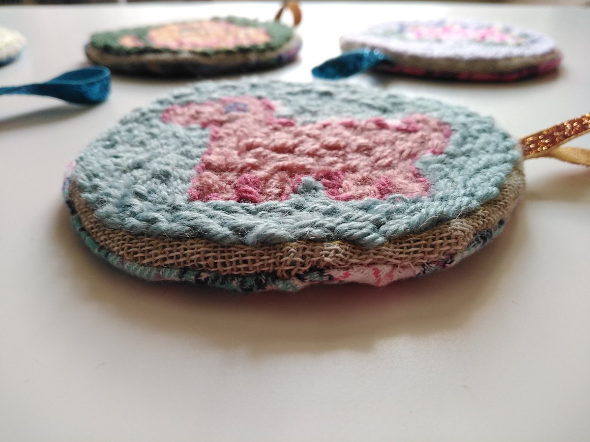 AnnePrints's tweet photo. Been busy making some super cute Dino coasters! 🦖🌴
#dino #dinosaurs #dinoillustration #coaster #punchneedlecoaster #punchneedleembroidery #punchneedlecraft #punchneedleart #punchneedle #colourful #wool #yarn #fabric #ribbon #sparkles #craft #handmade #make #creative https://t.co/SE5sH2NSL8