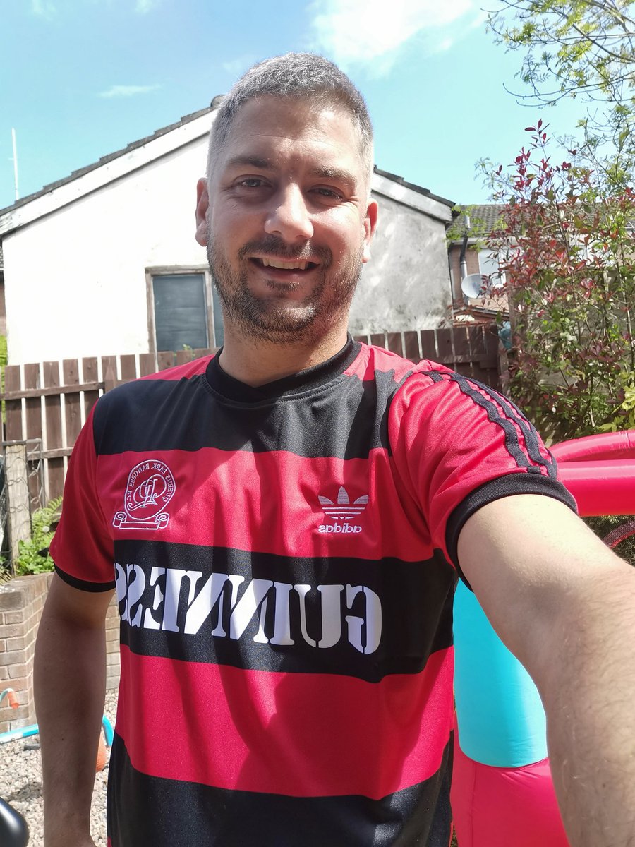 James_Dougal83's tweet photo. Yes!!!!! Not only is it #TaarabtThursday but this beauty just arrived in the post 😍😍
Thank you @hoopsretro 🙌🙌
#QPR #denisthemenace #qprretro https://t.co/yaJYVZW0iQ