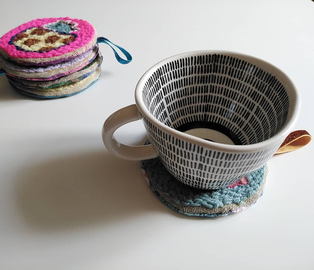 AnnePrints's tweet photo. Been busy making some super cute Dino coasters! 🦖🌴
#dino #dinosaurs #dinoillustration #coaster #punchneedlecoaster #punchneedleembroidery #punchneedlecraft #punchneedleart #punchneedle #colourful #wool #yarn #fabric #ribbon #sparkles #craft #handmade #make #creative https://t.co/SE5sH2NSL8