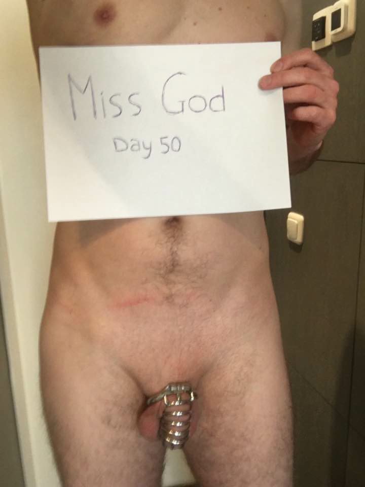 GodIsAWoman69's tweet photo. HALF WAY THROUGH 100 DAYS CHALLENGE 🔒🔑 @subsmittie
 DAY 50 
#CHASTITY #CAGED #LOCKED https://t.co/XoJZ650kPn