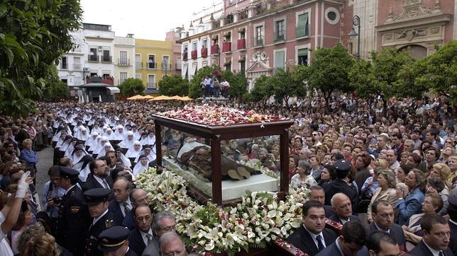 17 aniversario del traslado de Santa Ángela para su canonización.

Santa Ángela, un ejemplo para todos. 
instagram.com/p/B_4wAQvITEp/…