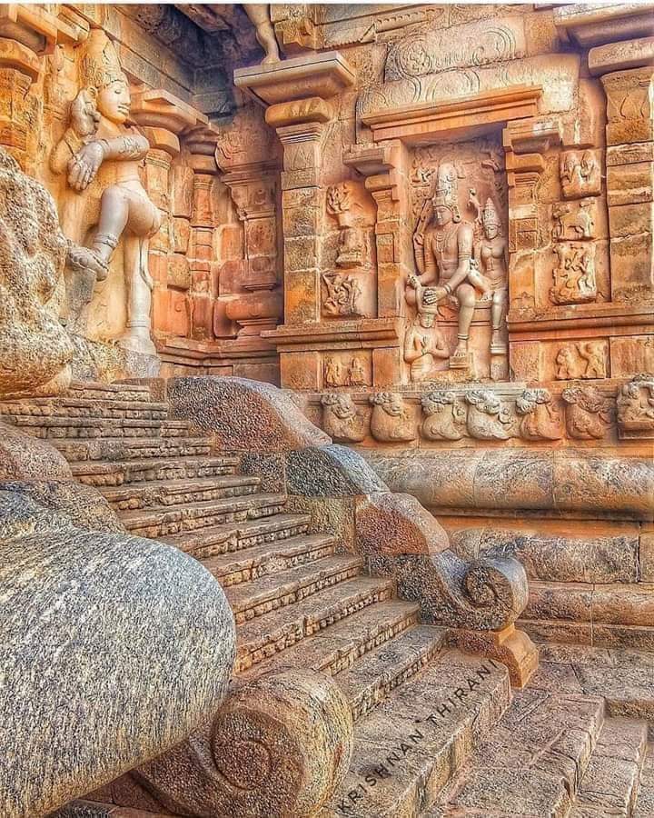Aryalogics's tweet photo. #ThisIsMyIndia :- Airavatesvara Temple is a Hindu temple of Dravidian Architecture situated in Thanjavur, Tamil Nadu. This temple built by Rajaraja Chola II in the 12th century CE is a UNESCO World Heritage Site.
#AncientArchitecture @Lisha_Indian
#IndianArchitecture @LostTemple7 https://t.co/DctD1bLDKe