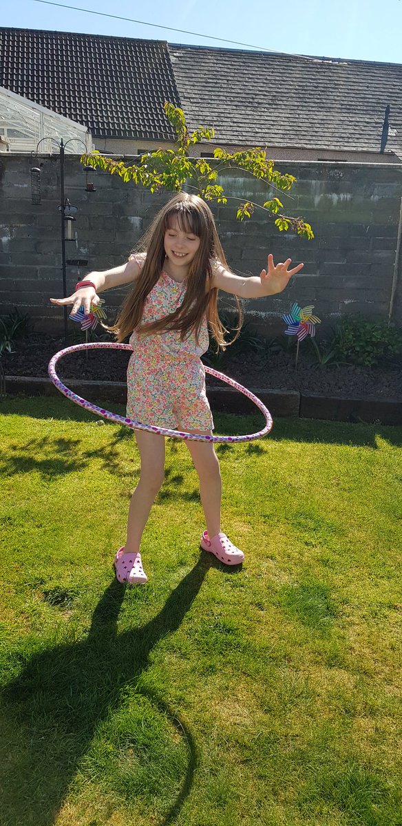 laurapaterson79's tweet photo. @netherthirdps I have been challenging myself to improve my hula hooping and learn some french every day 🇨🇵 à bientôt xx https://t.co/x5fX18oV3b