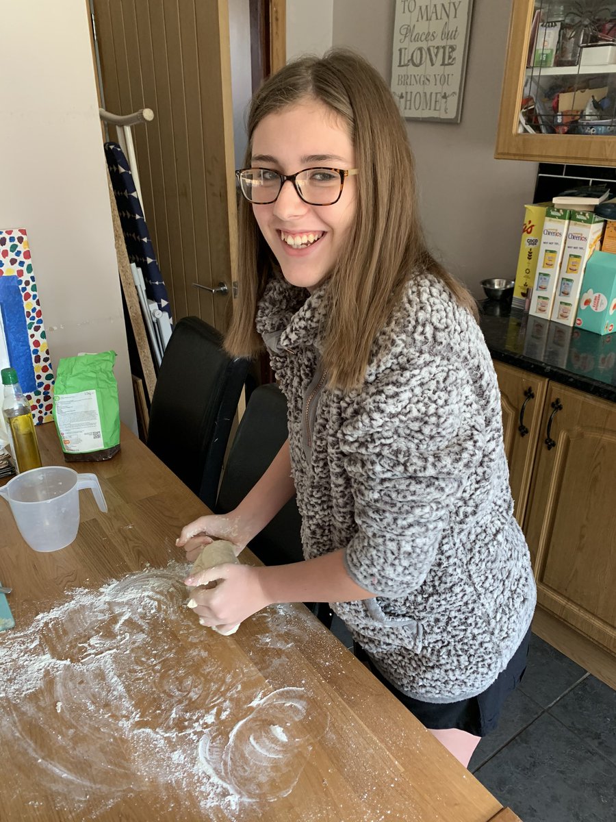 DaveJones78's tweet photo. She’s getting quite the baker , loved teaching her how to bake bread and she did really well x https://t.co/4cSjMeO4L7