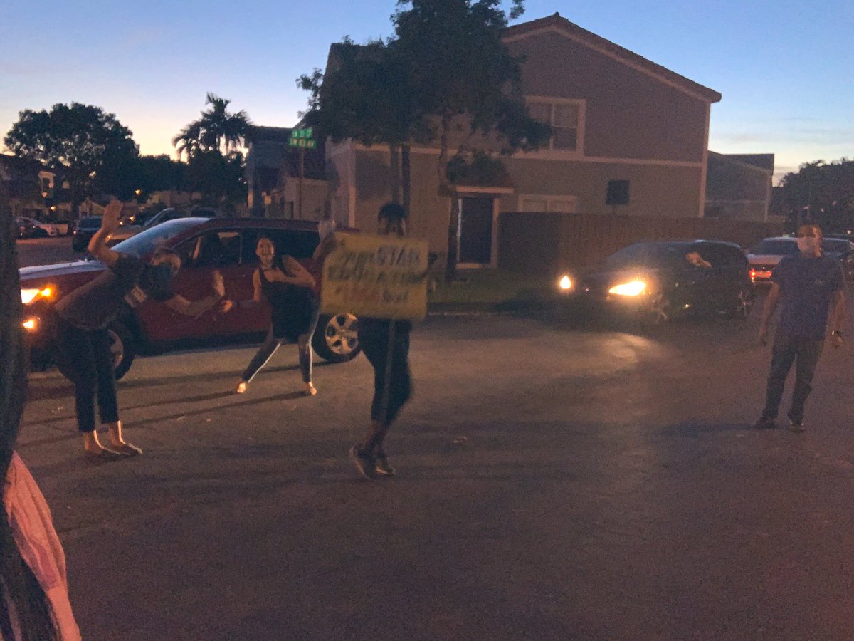 msriverareads's tweet photo. About last night... #toomuchfun #TeacherAppreciationWeek #SocialDistancingedition #weloveourCSSs #dasmyteam @MDCPSDAS @MDCPS https://t.co/6Hni3Shl9W