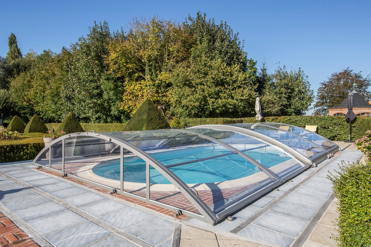 abrisud's tweet photo. Te mostramos una cubierta All in One Plus.Nuestra cubierta estrella, aún mejor, con todas las opciones de movilidad deseadas. El diseño que mostramos en estas imágenes tiene un acabado Cristal® que permite disfrutar la transparencia del agua #coleccionesenciales https://t.co/nTJBYJXbAU