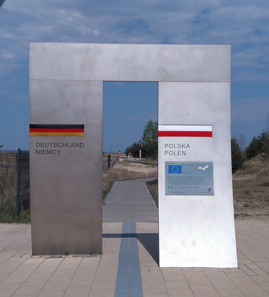 FWPN_SdpZ's tweet photo. 🇩🇪-🇵🇱 Zusammenarbeit 2.0: Gemeinsam mit @dpjw_pnwm und der Wissenschaftsstiftung #DPWS wollen wir auch in der #Coronakrise Initiativen der Zivilgesellschaft unterstützen. Wie? Hier unser Appell:
https://t.co/kxUMMTaaeQ Bild: Hilde Stockmann auf Pixabay https://t.co/z5cO2X7Hc4