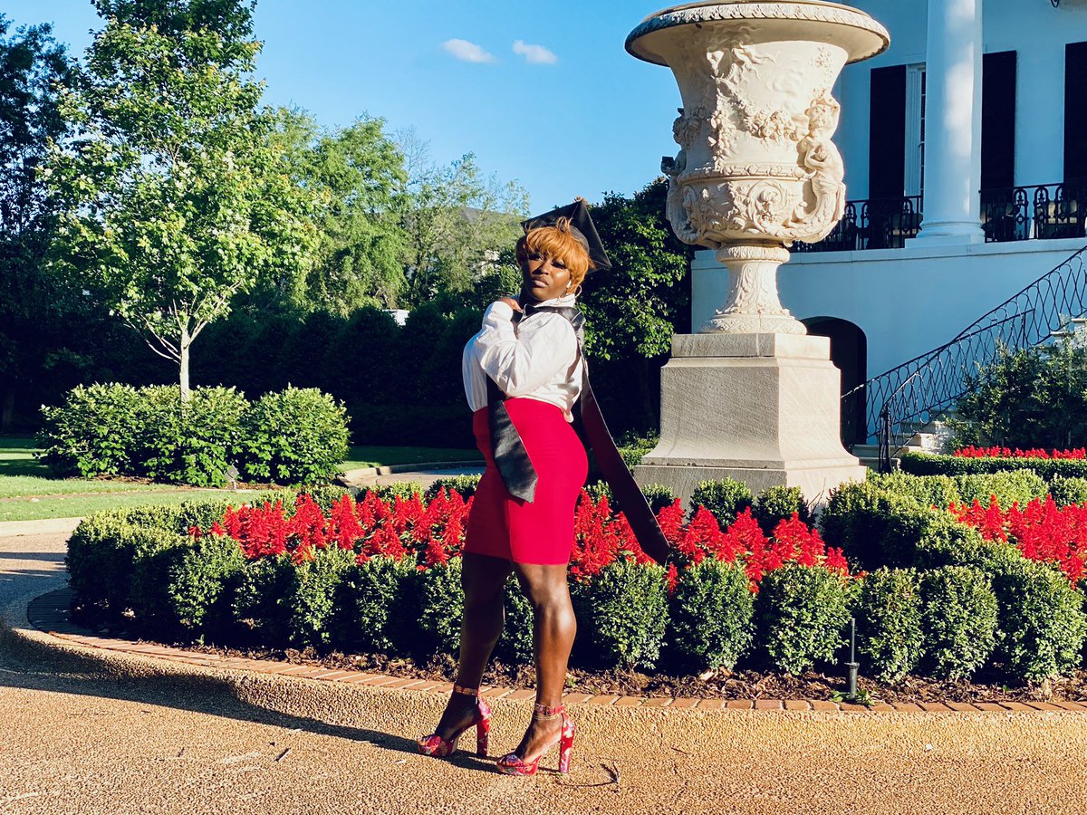 iamshellz's tweet photo. Athletes graduate, too! ๐โจ
โข
โข
Model: @ShehulkPortious ๐น๐น
ยฉRochelle Quarles Photography
โข
#GradSzn #2020Graduate #BamaThrows #Tuscaloosa #UniversityOfAlabama #RollTide #SwipeLeft #Athlete #ShotPut #Trinidad #TrinidadAndTobago #BlackGirlMagic #PortiousWarren #DennyChimes https://t.co/TvD2p8UOJR