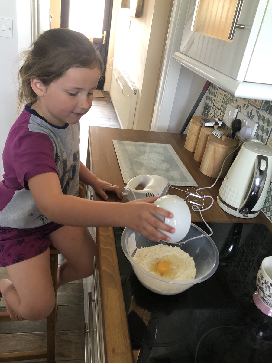makayla_cocks's tweet photo. Baking and washing up this morning 🧽📝@LittlemoorAcad https://t.co/ieADlOyLEK