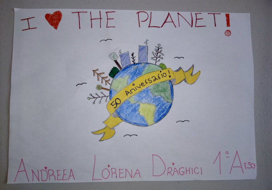 IesGustavo's tweet photo. 🌍Nuestros alumnos de 1ESO se suman a la celebración del Día de la Tierra para concienciarnos de la importancia de cuidarla. 🌎❣️#Algete #DiaDeLaTierra #Educacion #Envinronment #CuidaDelPlaneta https://t.co/VbTPooyrE0
