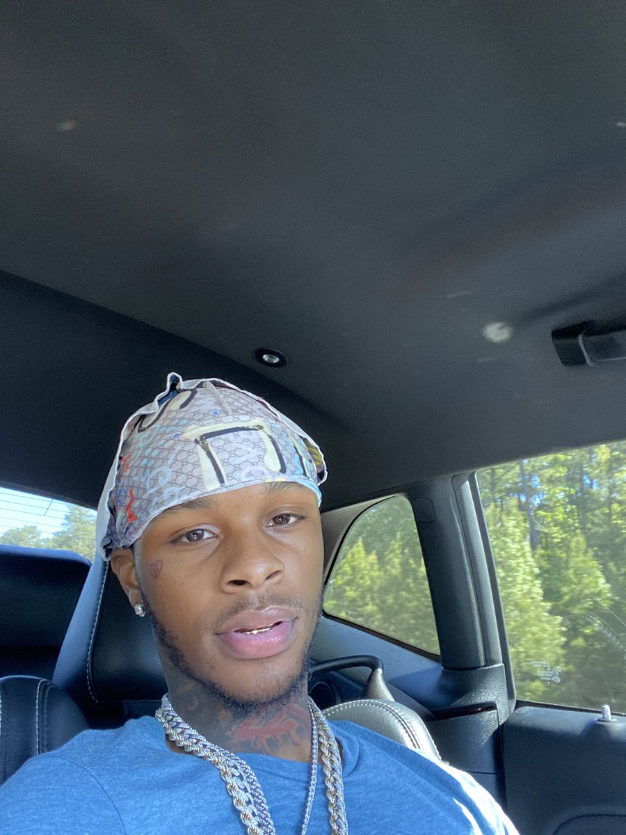 toosii2x's tweet photo. from the slums so i need mo racks 💰 https://t.co/wSmyT2sU0Y