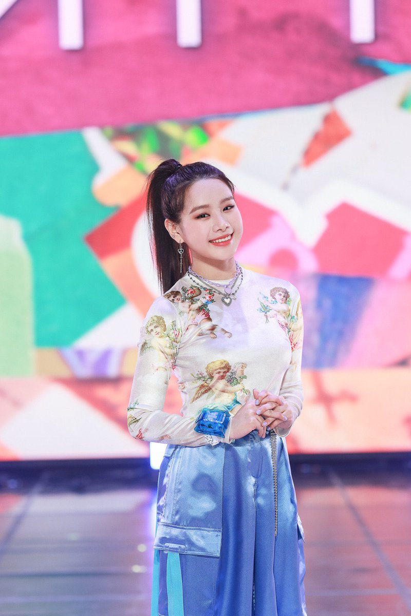_miatran_'s tweet photo. Chị bé đã phải chờ đợi suốt 5 năm rồi,đi trên con đường trải đầy hoa hồng chị nhé <3 
#NATTY https://t.co/1dQFuz4Hmg