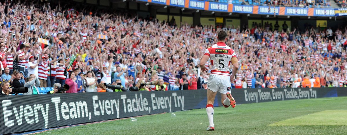 WiganWarriorsRL's tweet photo. 📸 What a picture 🤩

❤️ @patrichards5 x 🍒⚪️'s at the 2013 Magic Weekend

#WWRL #MagicFromMagic https://t.co/VMRgXw9d3w