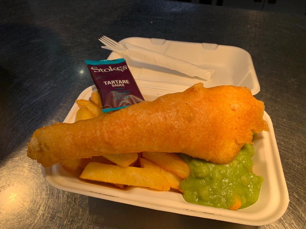 jct17m4pitstop's tweet photo. This Thursday is the new Friday. Join us for fish and chip takeaway this evening. #fishandchips #takeaway #chippenham #kingtonlangley #suttonbenger #christianmalford #glutenfree #awardwinningtruckstop https://t.co/IzuRWi4Pbh
