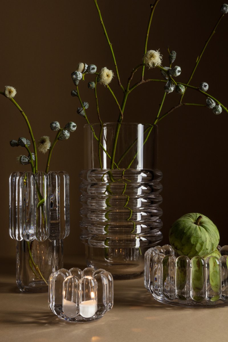 TomDixonStudio's tweet photo. PRESS: Designed and Engineered to catch and refract light.
Now in stock, on https://t.co/ULsHJ8wB2f.
#tomdixonPRESS #florist #vase #design #desktoparchitecture #designervase https://t.co/Y7Tf4dWL8g