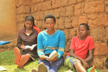 GCommunitiesRw's tweet photo. Child abuse is illegal and should be reported #ChildHelpline116 #RIB #TollFreeLine166 #Police #TollFreeLine112 #COVID19 @G_Communities @USAIDRwanda #Rwanda #USAIDTwiyubake https://t.co/zCjBBm8Iqr
