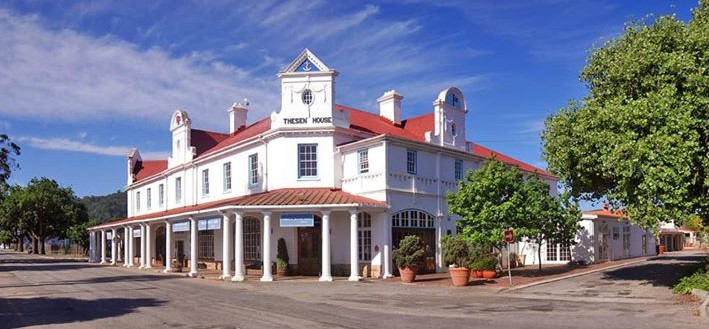 TheLoftsKnysna's tweet photo. #DidYouKnow: Long street in Knysna runs from the top of the hill all the way down to Thesen Island. Long street is also one of the oldest streets in our town and on this street, you can find the historic Thesen House.
#TBT #ThrowbackThursday #ThursdayInfo https://t.co/C0qEP99gKQ