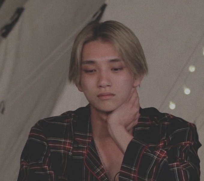 saethename_'s tweet image. "Ｑｕａｒａｎｔｉｎｅ"
           - 𝘢 𝘫𝘰𝘴𝘩𝘶𝘢 𝘹 𝘳𝘦𝘢𝘥𝘦𝘳 𝘧𝘪𝘭𝘰 𝘢𝘶

𝓲𝓷 𝔀𝓱𝓲𝓬𝓱 𝓾 𝓰𝓸𝓽 𝓺𝓾𝓪𝓻𝓪𝓷𝓽𝓲𝓷𝓮𝓭 𝓪𝓷𝓭 𝔂𝓸𝓾𝓻 𝓱𝓾𝓼𝓫𝓪𝓷𝓭 𝓳𝓸𝓼𝓱𝓾𝓪 𝓲𝓼 𝓰𝓸𝓲𝓷𝓰 𝓬𝓻𝓪𝔃𝔂 𝓸𝓿𝓮𝓻 𝓲𝓽. 🏡

#Joshua #SEVENTEEN @pledis_17