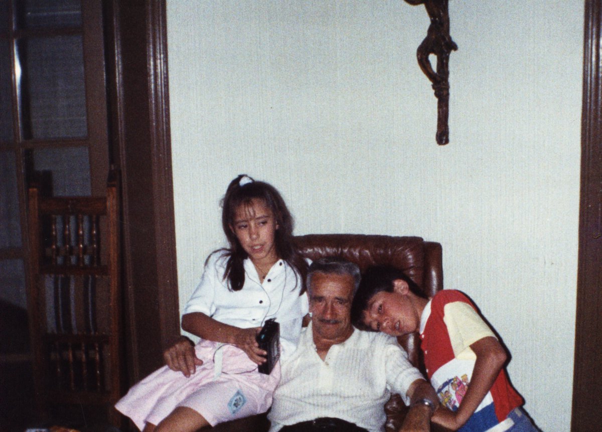 nlasheras's tweet photo. @PanchoLasHeras El mas lindo, el mas cariñoso con todos los niños, animales, en fin, el mejor abuelo del universo!  22 años que no estás. Te extraño mucho! https://t.co/yOcSlJZ7OP